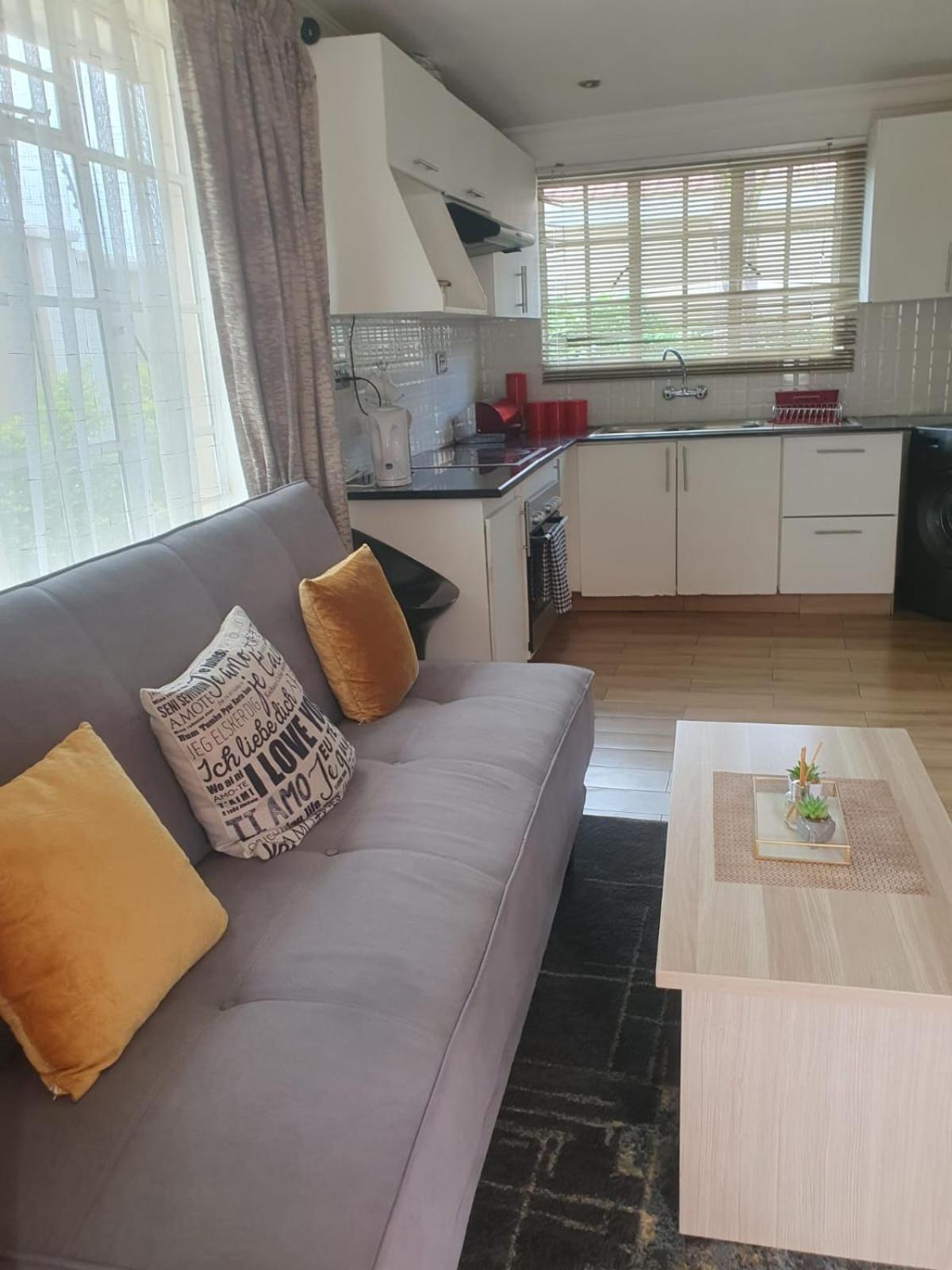 Crystal Apartments 利隆圭 外观 照片