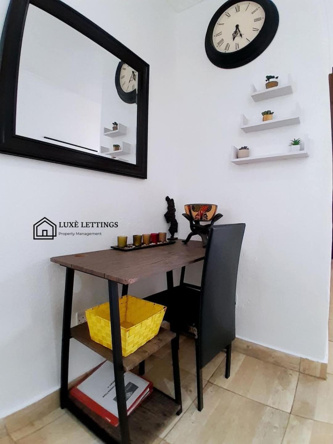Crystal Apartments 利隆圭 外观 照片