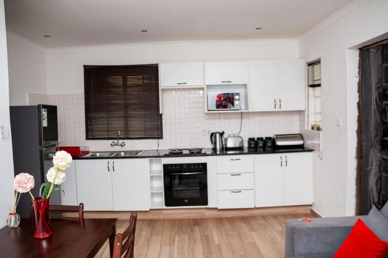 Crystal Apartments 利隆圭 外观 照片